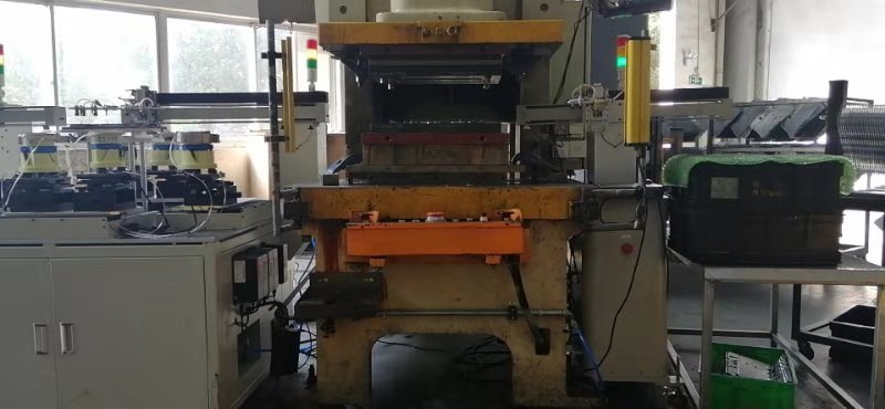 自動裝釘機 自動裝釘機